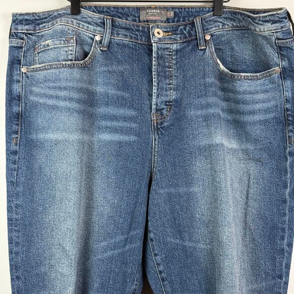 Torrid Jeans Women 20R Blue Denim Distressed Slit Studded High Rise Straight Leg - Picture 3 of 9